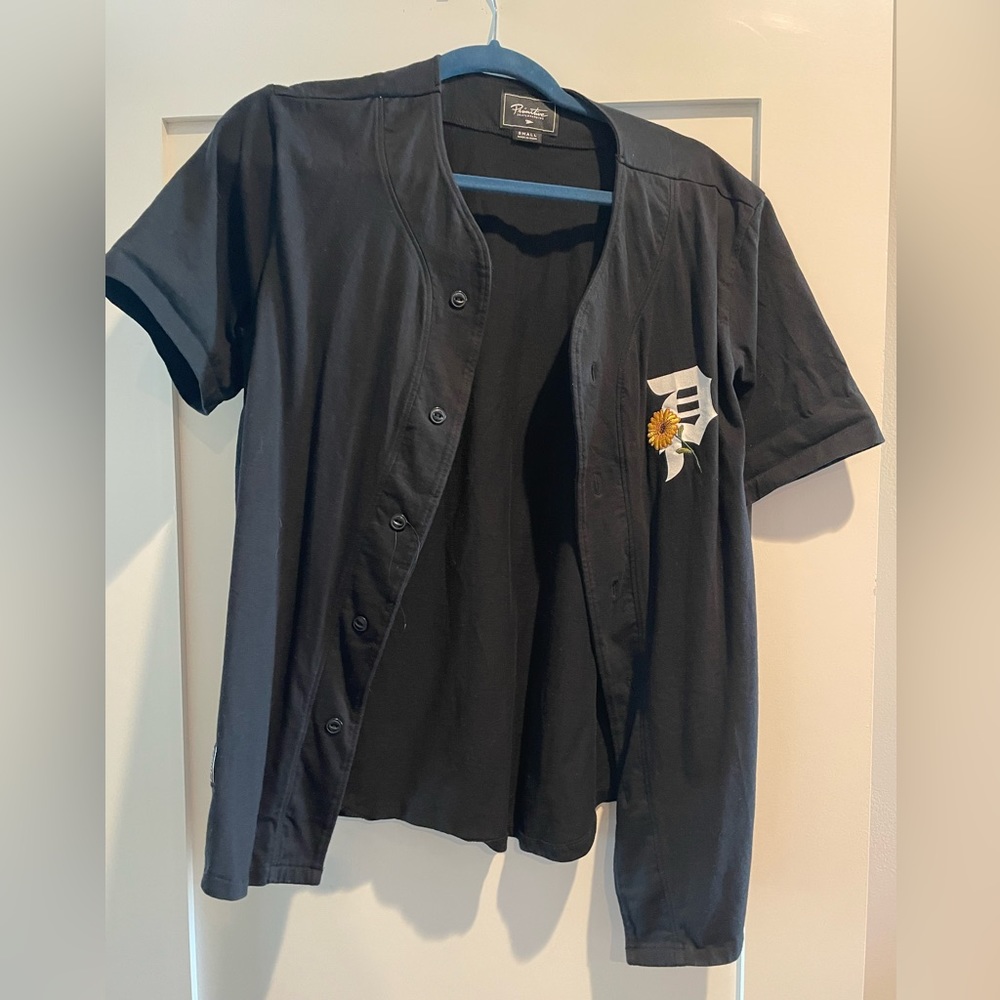 Primitive Black Baseball Shirt (men’s size S)